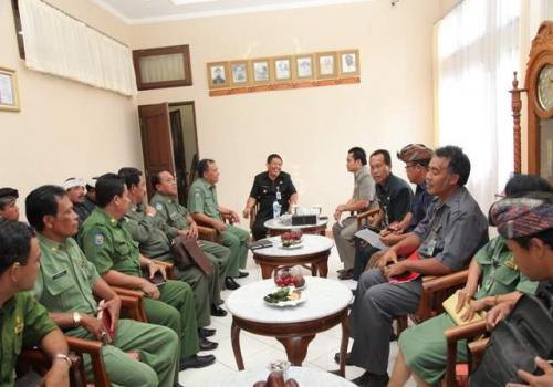 Tingkatkan Peran Desa Pakraman Bupati Bangli Ajak Majelis Madya Desa Pakraman Study Banding Ke Jembrana 